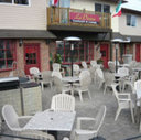 La Piazza Courtyard & Lounge (Manotick)